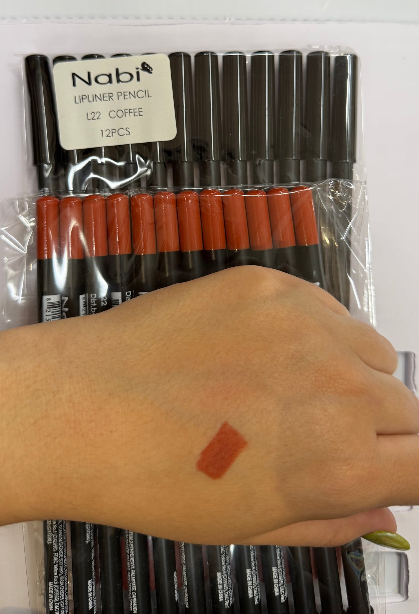 Lápiz delineador de labios NABI / Paquete de 12 unidades