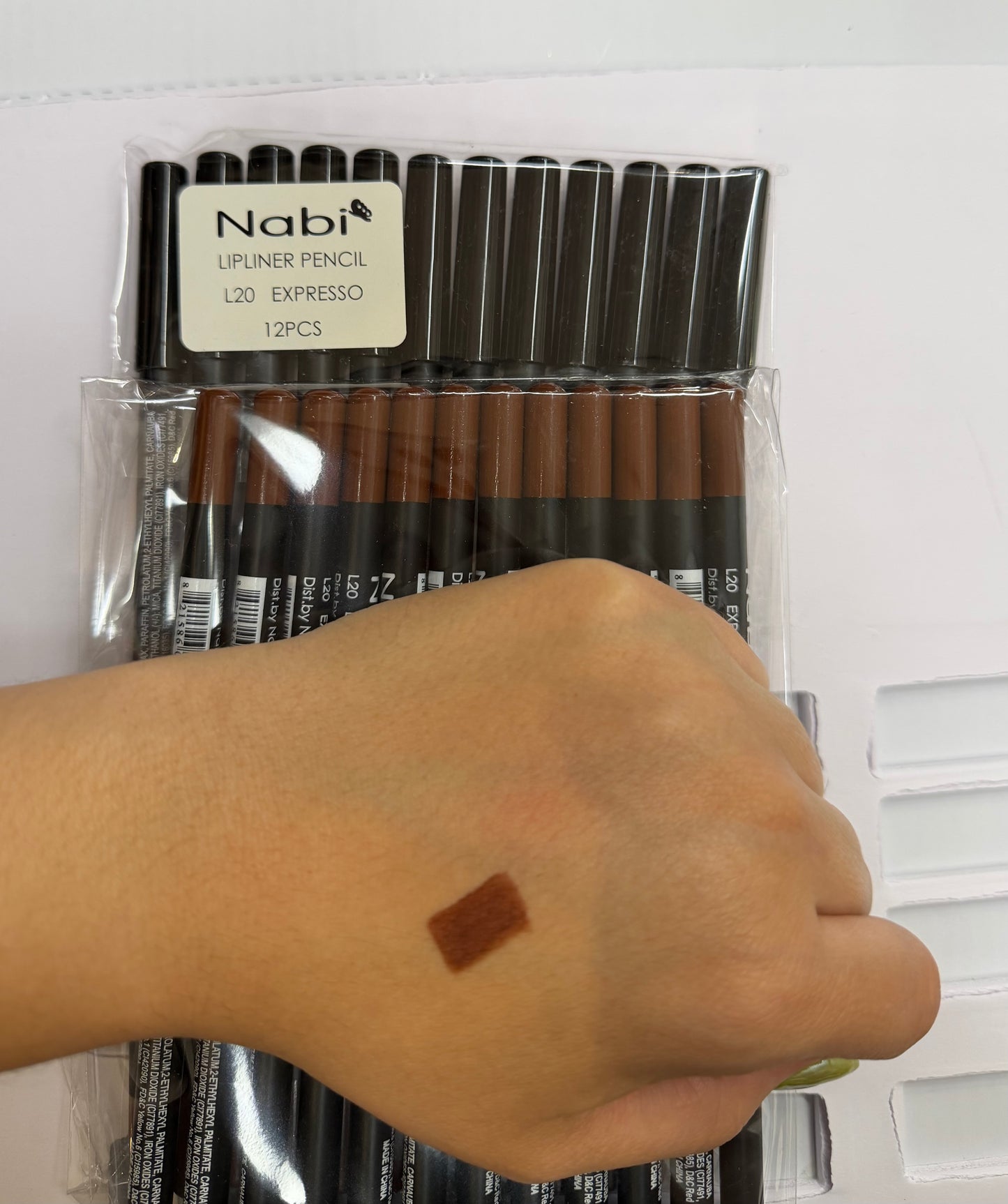 Lápiz delineador de labios NABI / Paquete de 12 unidades