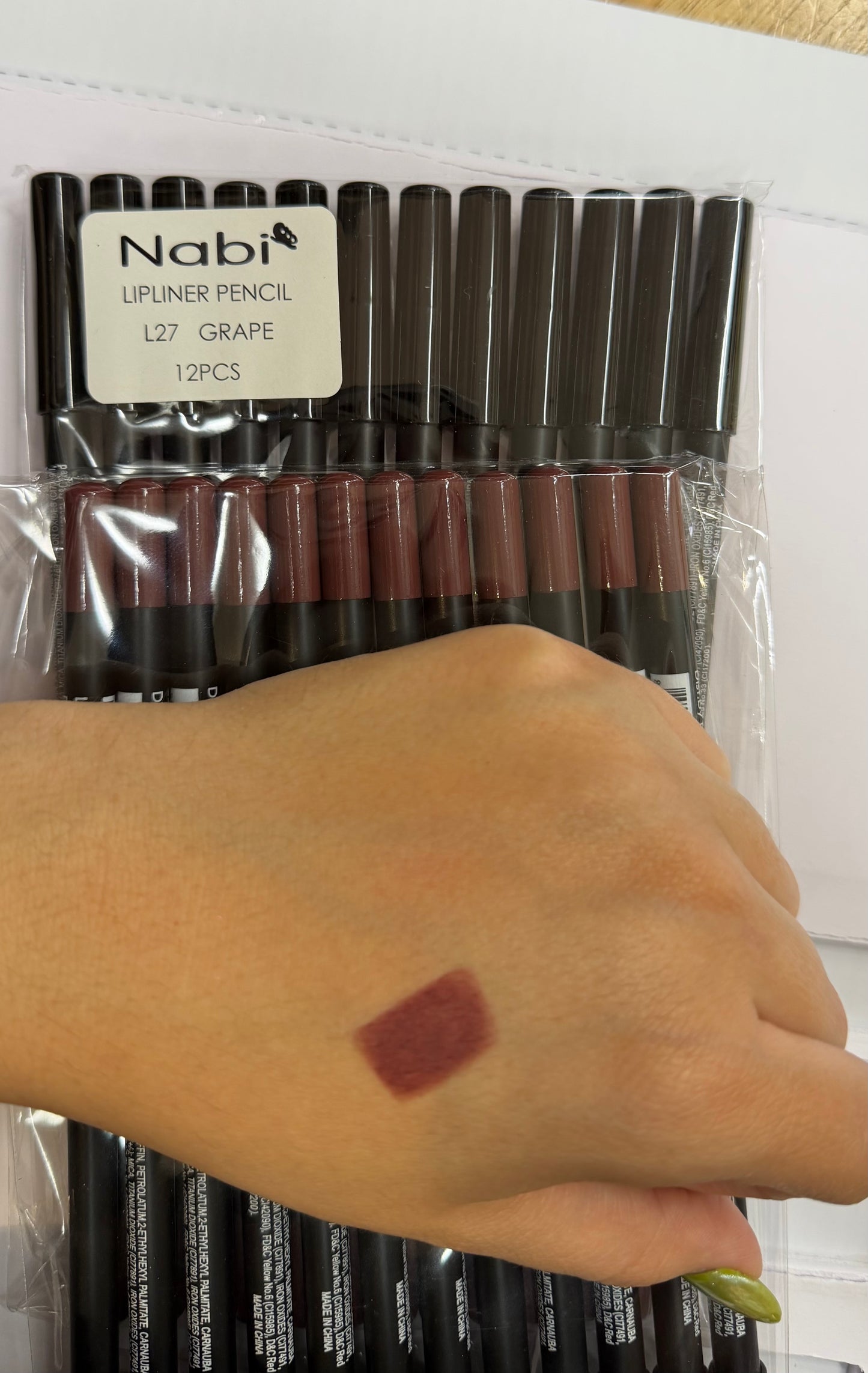 Lápiz delineador de labios NABI / Paquete de 12 unidades