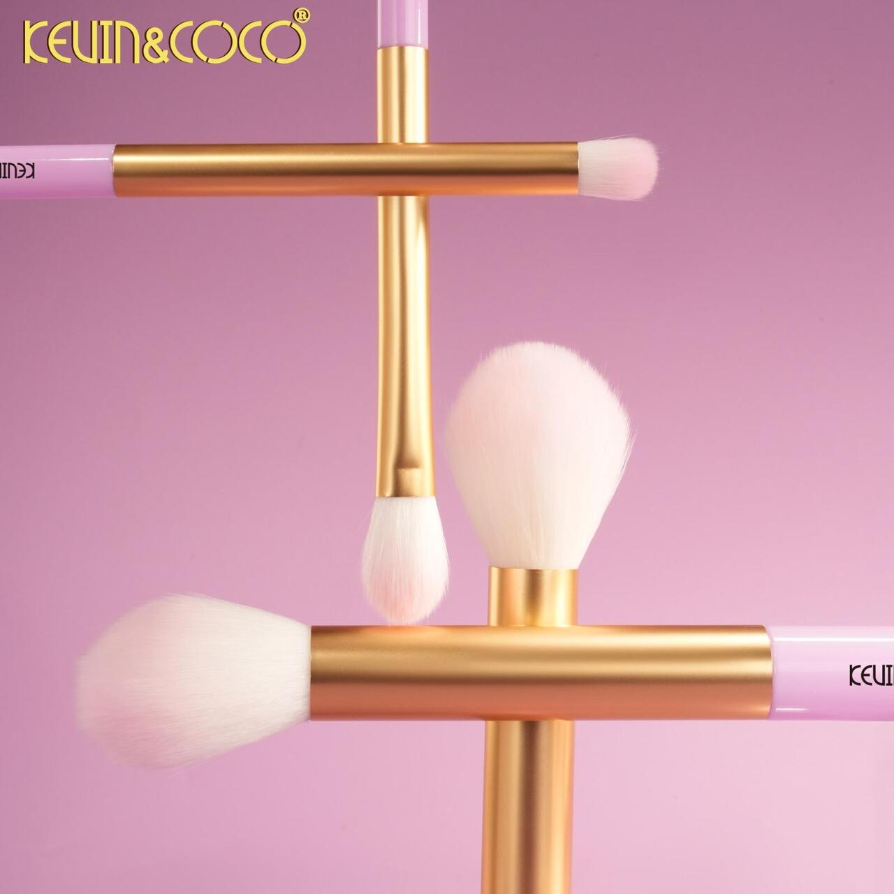 KEVIN&COCO Juego de brochas de maquillaje, esponja de belleza y borla de polvo / Expositor de 6 sets