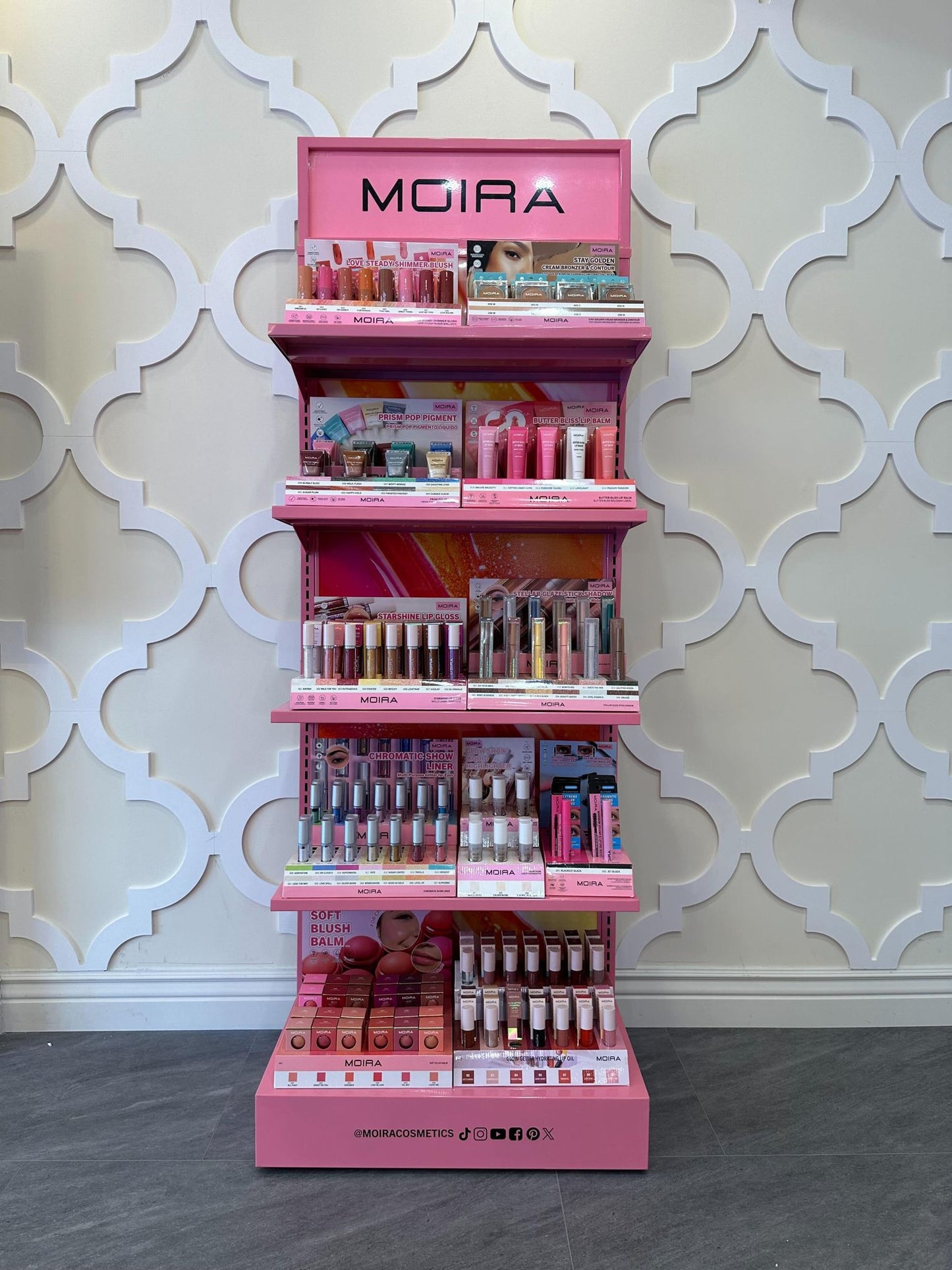 MOIRA Gondola Display